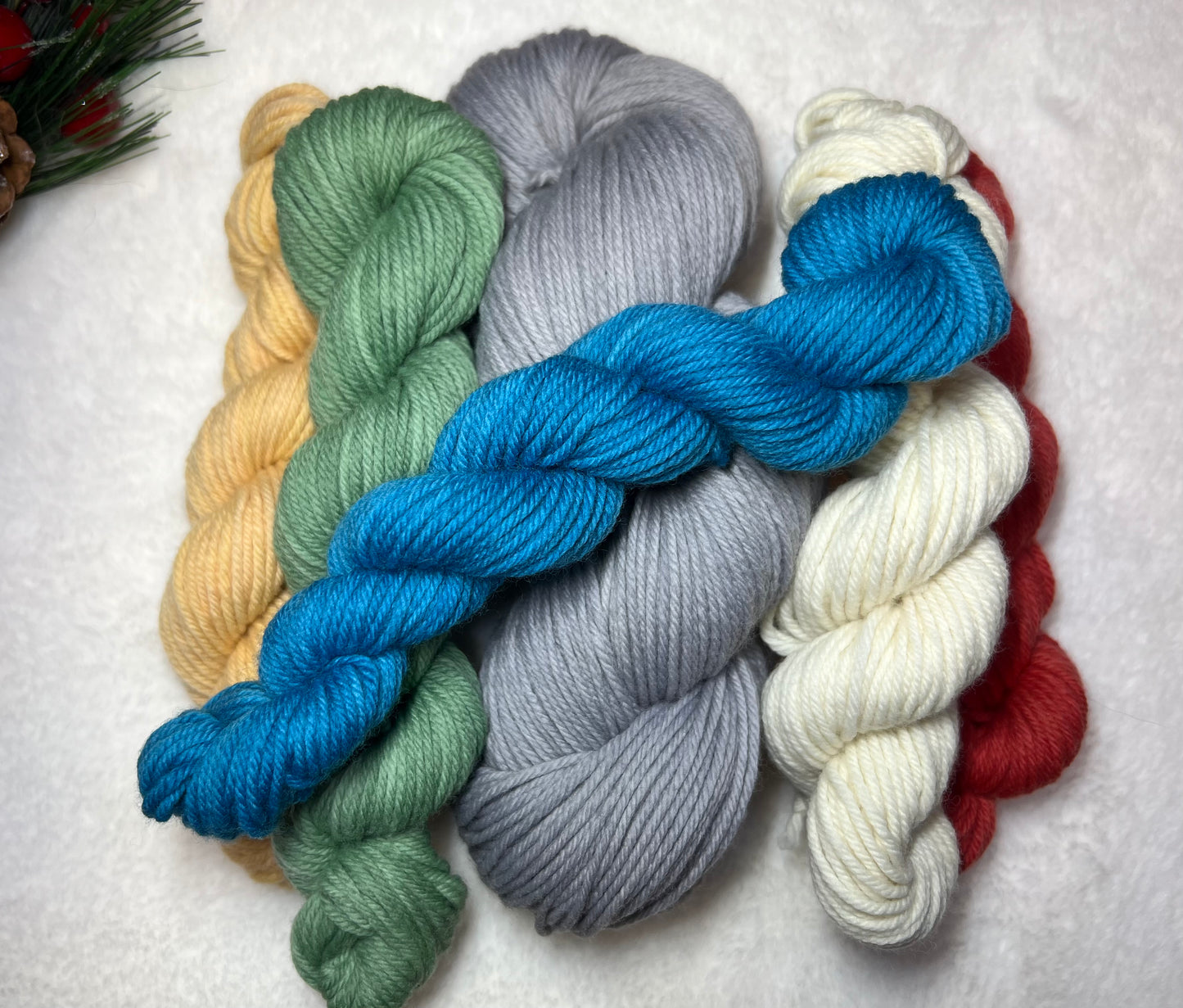 Vintage Silver (mini bundle) 100% Merino Lambswool/ Worsted Weight Base