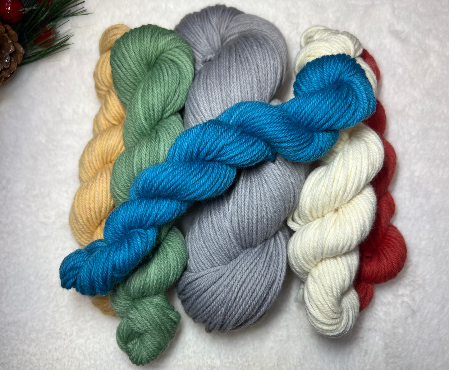 Vintage Silver (mini bundle) 100% Merino Lambswool/ Worsted Weight Base