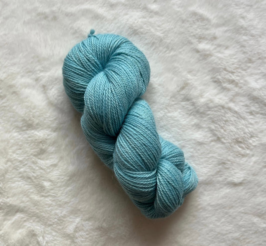 Tropical Waters - 70% Superwash Merino Wool + 30% Silk / DK Base