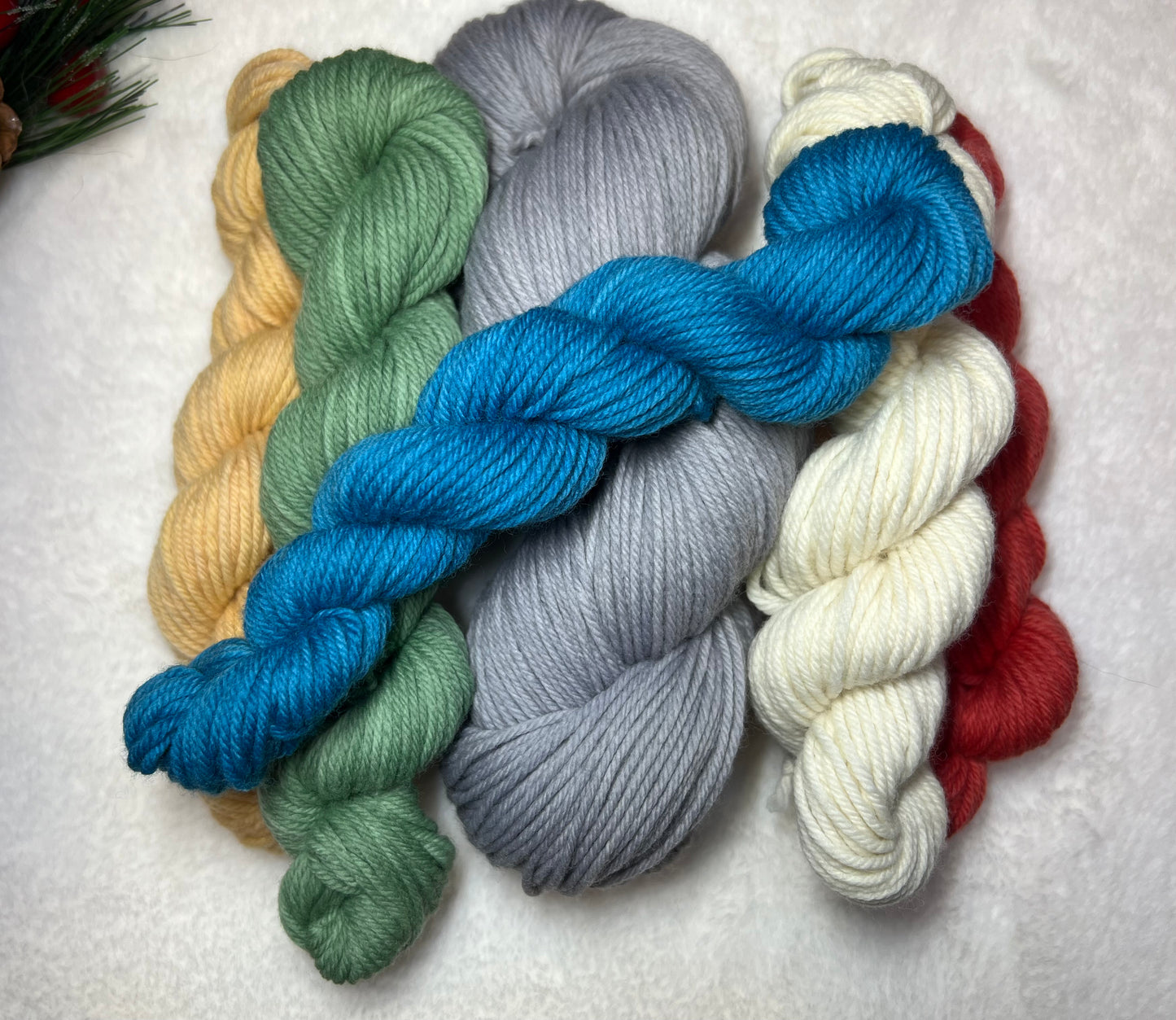 Vintage Silver (mini bundle) 100% Merino Lambswool/ Worsted Weight Base