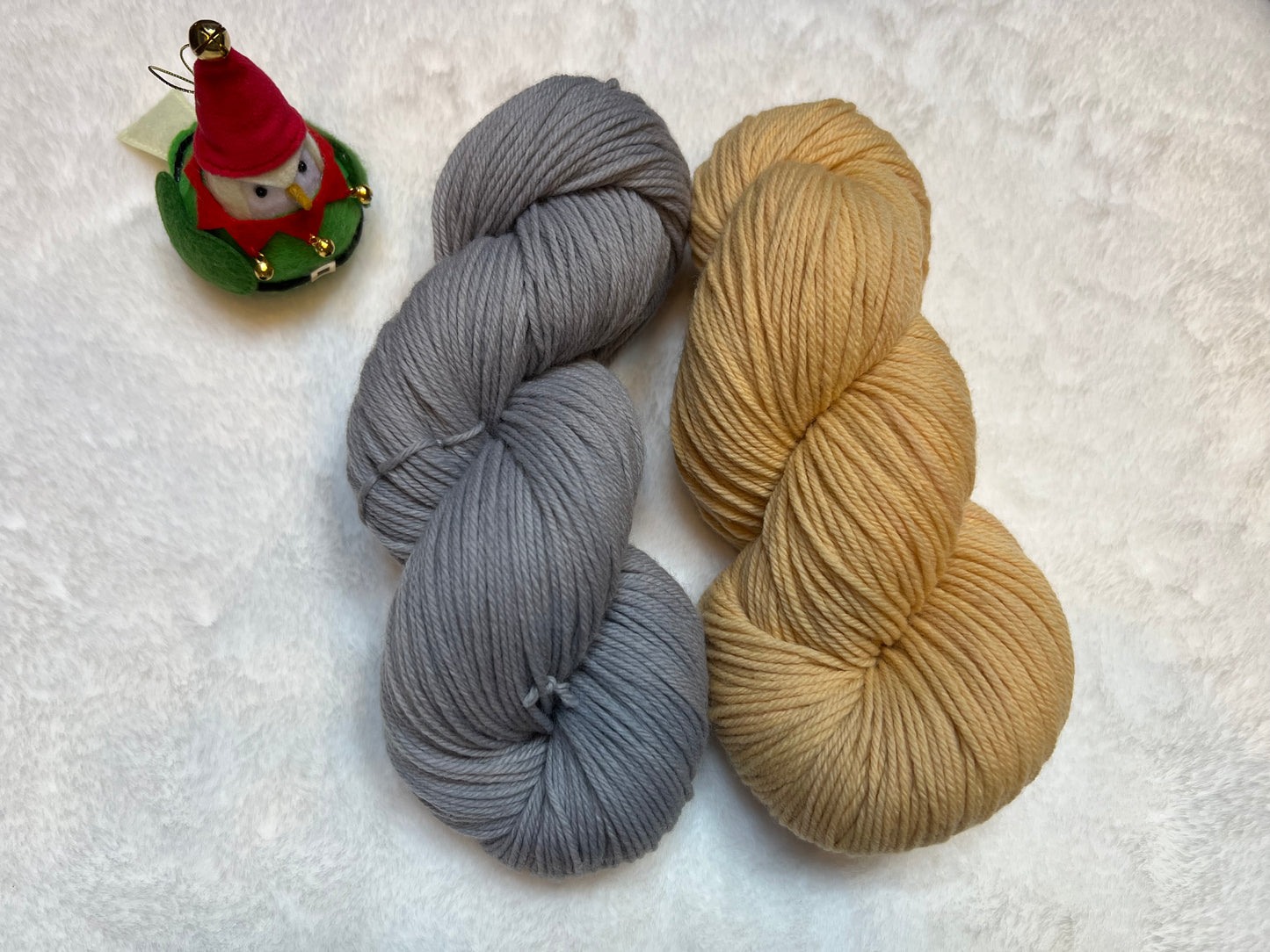 Vintage Gold - 100% Merino Lambswool / Worsted Weight Base